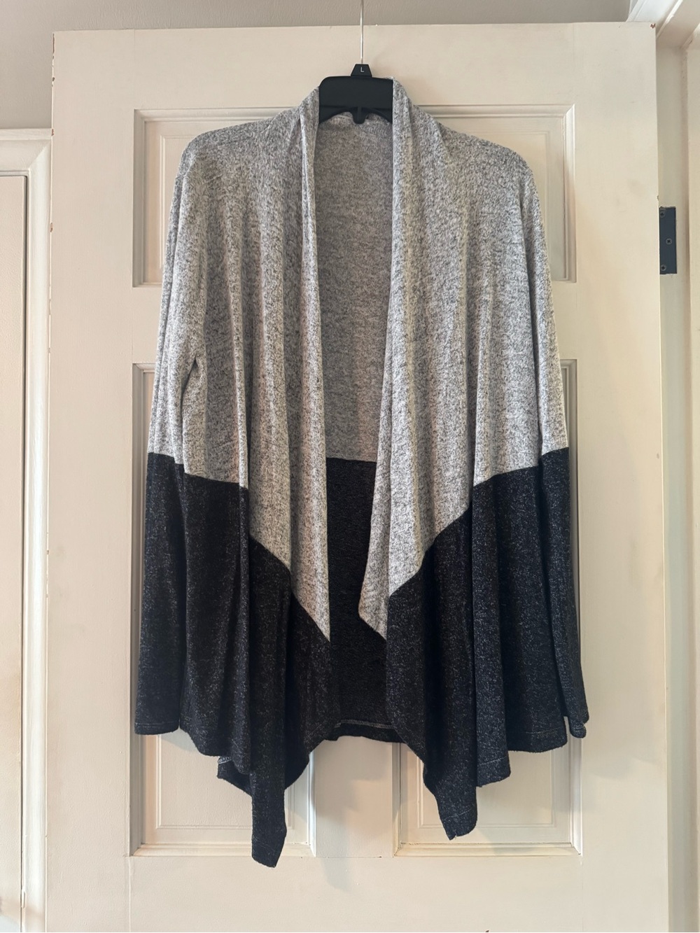 Women's Open Front Colorblock Cardigan - Gray and Black